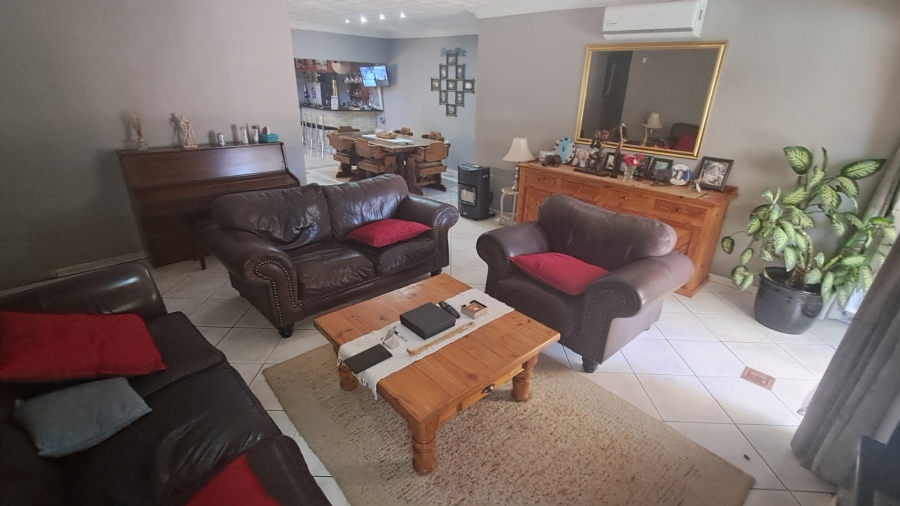 3 Bedroom Property for Sale in Pellissier Free State